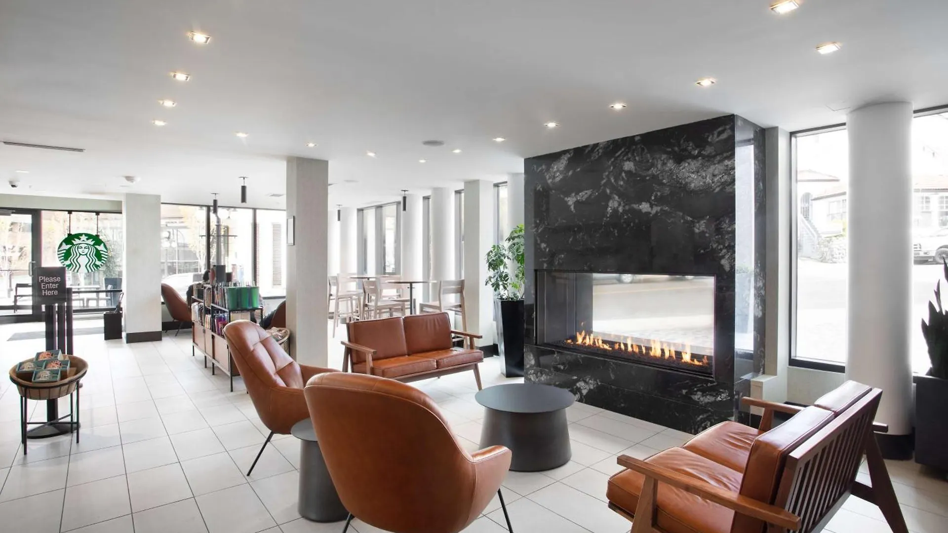 Doubletree By Hilton Hotel & Suites Victoria