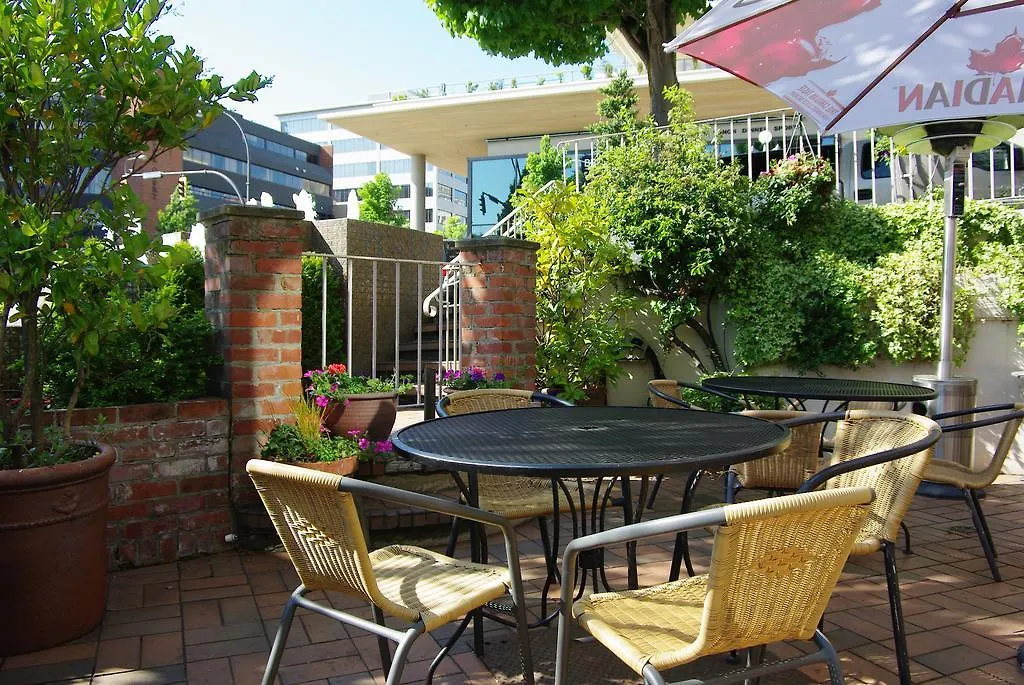 Doubletree By Hilton Hotel & Suites Victoria