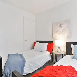 Free Parking In Beautiful Lachine Apartamento