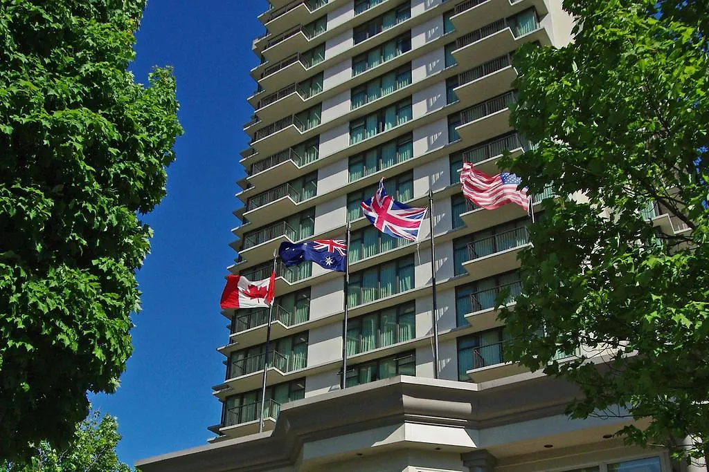 Doubletree By Hilton Hotel & Suites Виктория