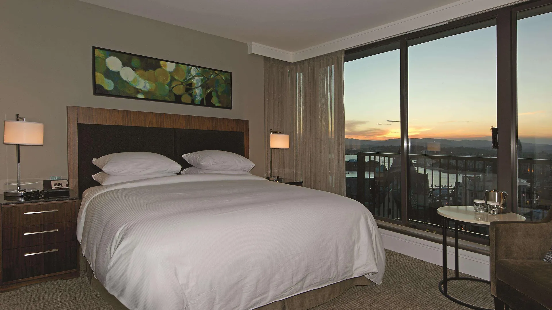 ****  Doubletree By Hilton Hotel & Suites Victoria Canada