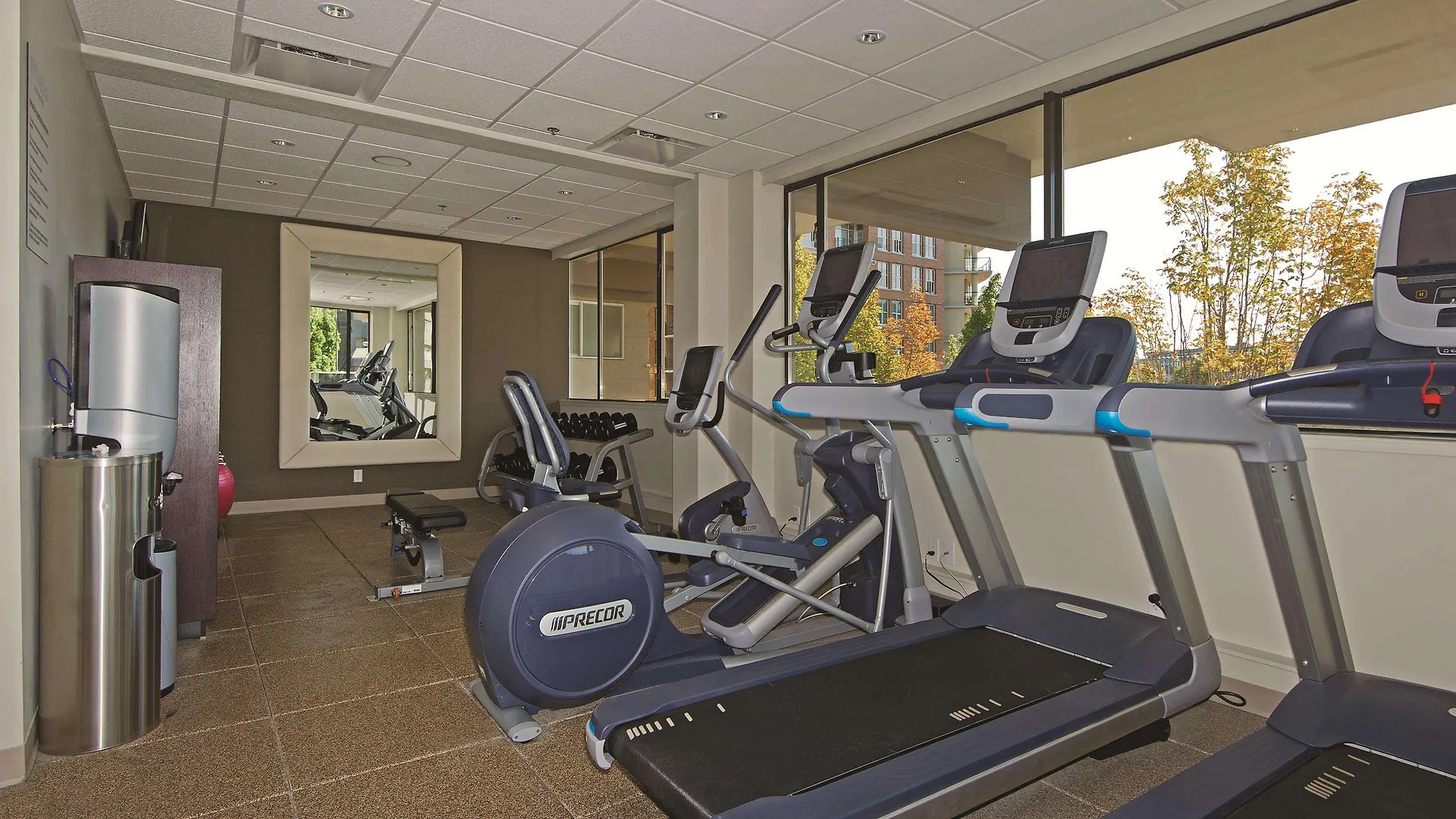 Doubletree By Hilton Hotel & Suites Victoria