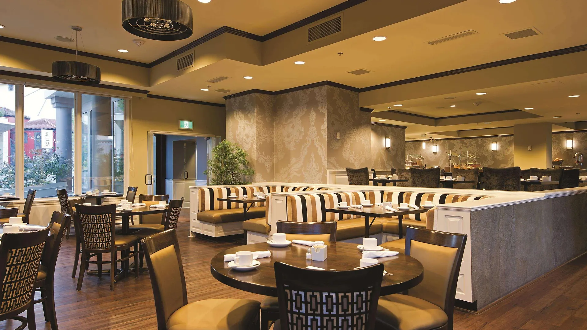 Doubletree By Hilton Hotel & Suites Victoria