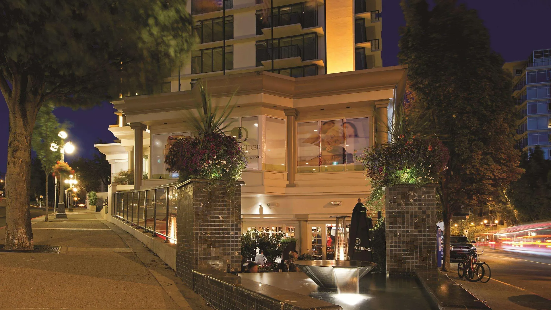 Doubletree By Hilton Hotel & Suites Victoria