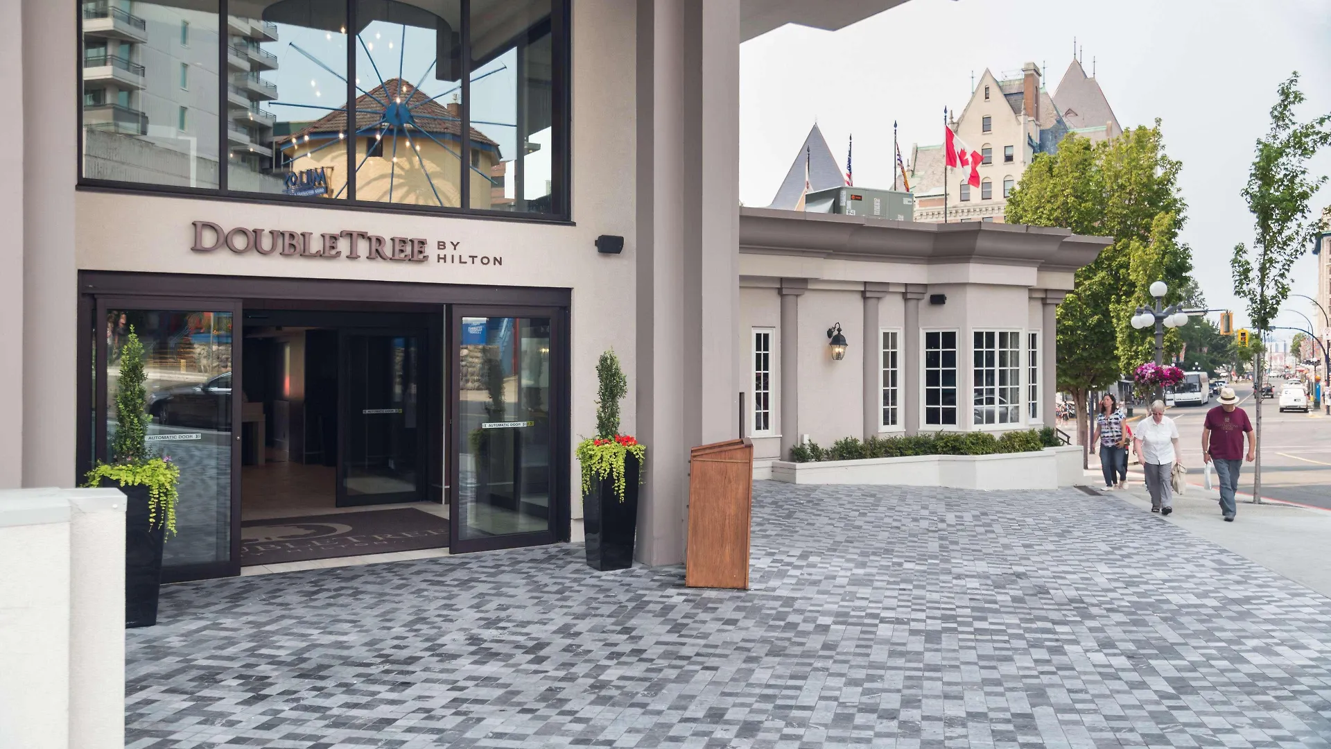 Doubletree By Hilton Hotel & Suites Victoria