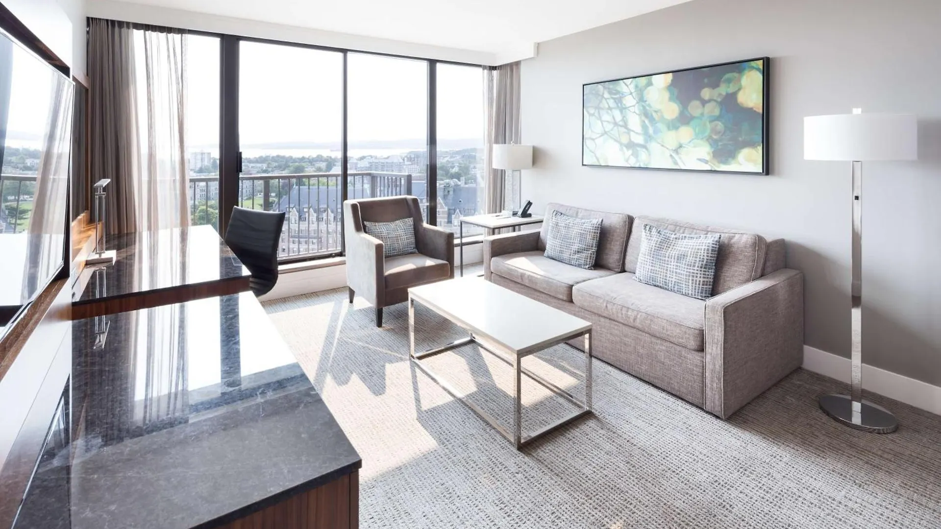 Doubletree By Hilton Hotel & Suites Victoria