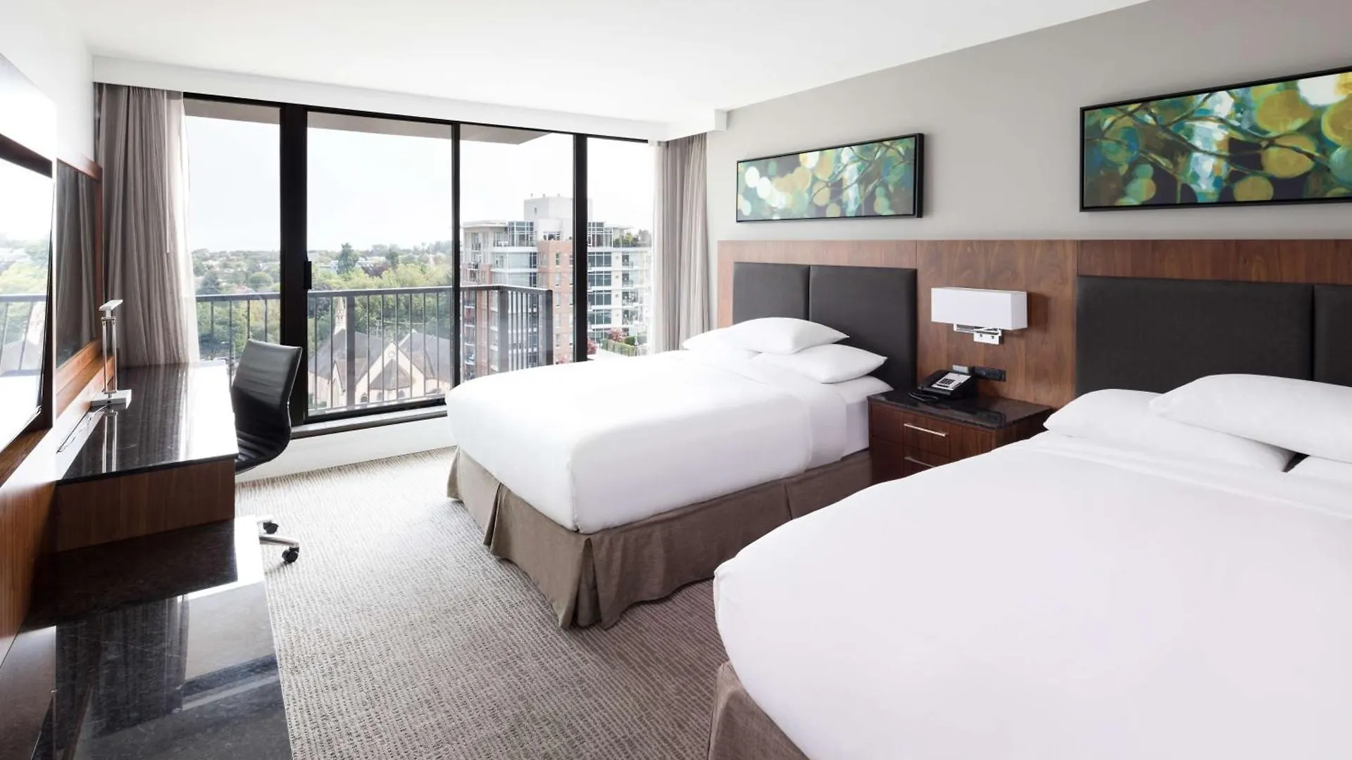 Doubletree By Hilton Hotel & Suites Victoria