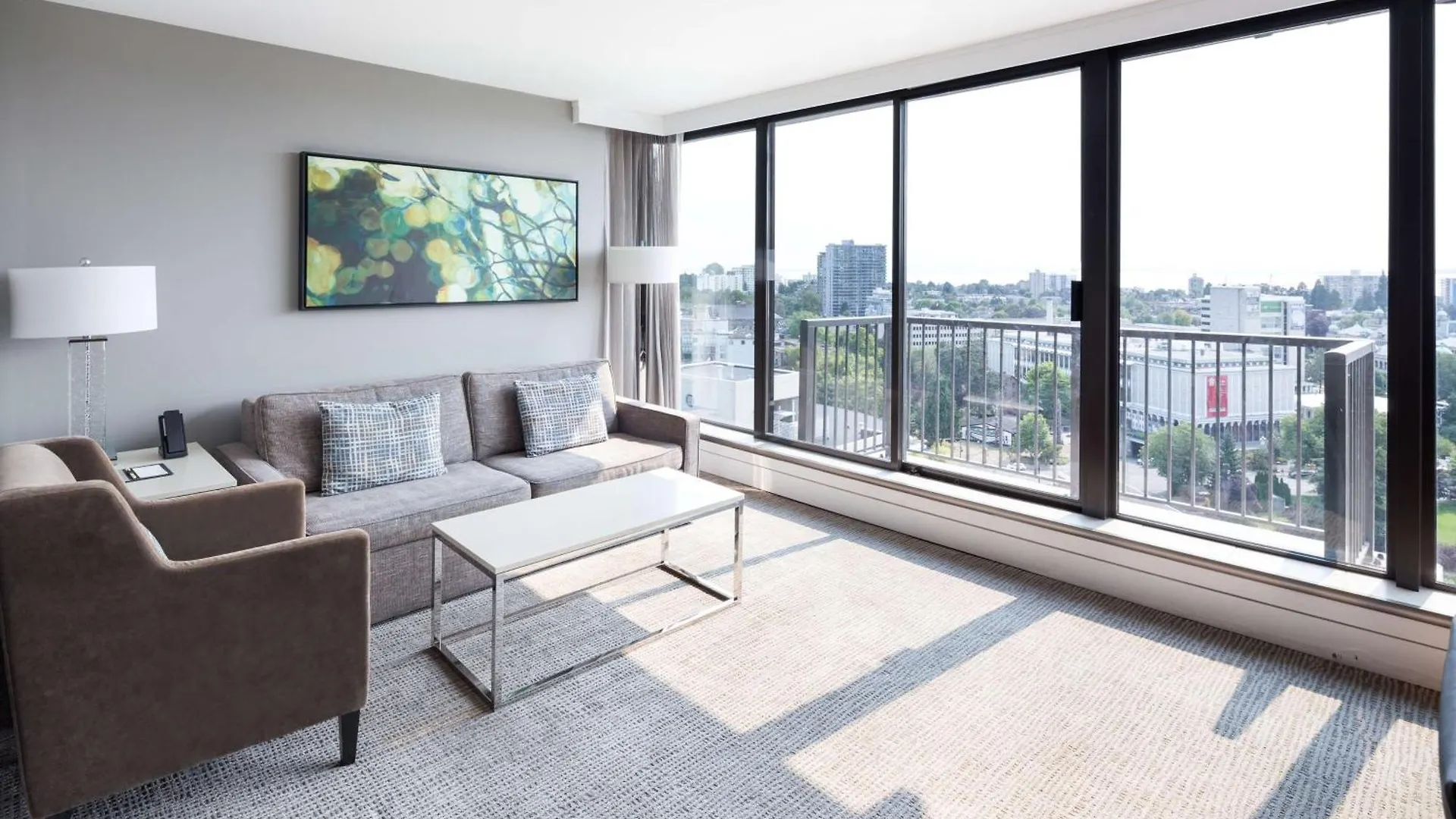 Doubletree By Hilton Hotel & Suites Victoria 4*,