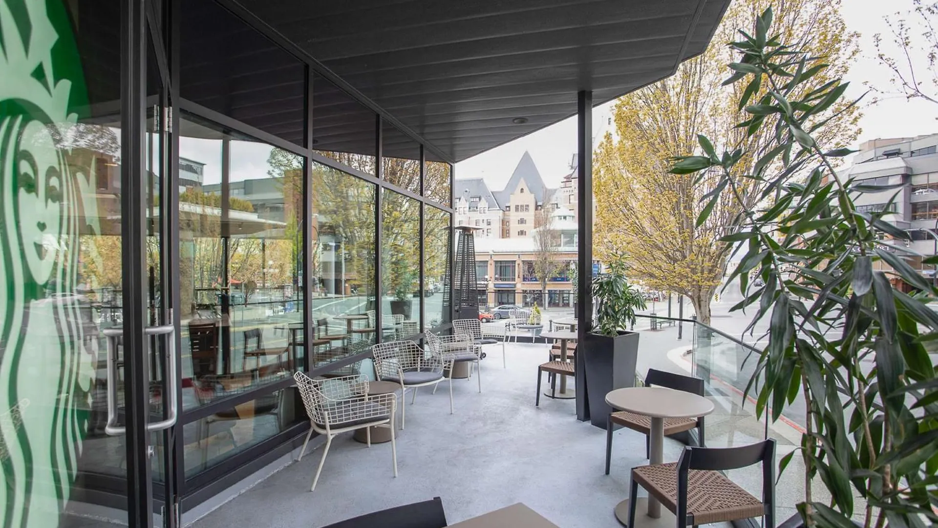 Doubletree By Hilton Hotel & Suites Victoria