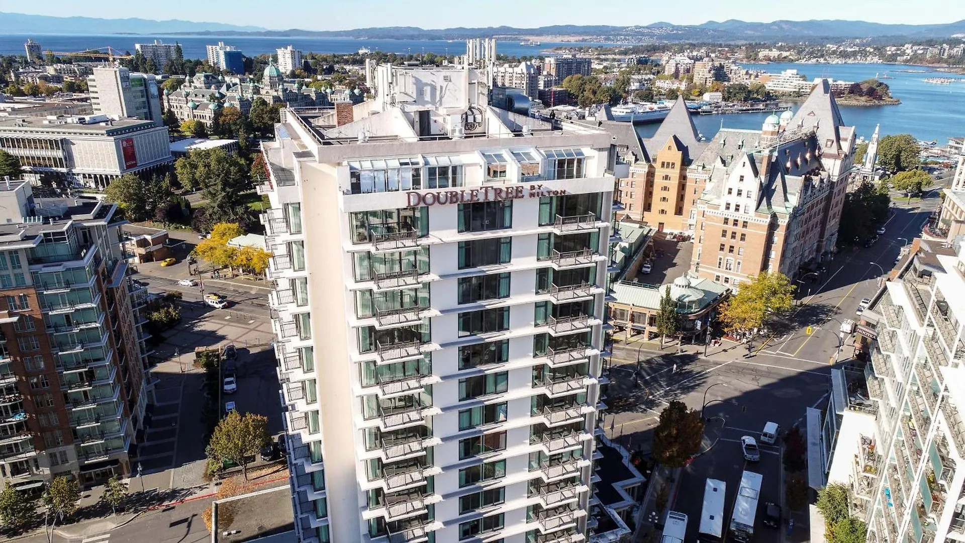 Doubletree By Hilton Hotel & Suites Victoria