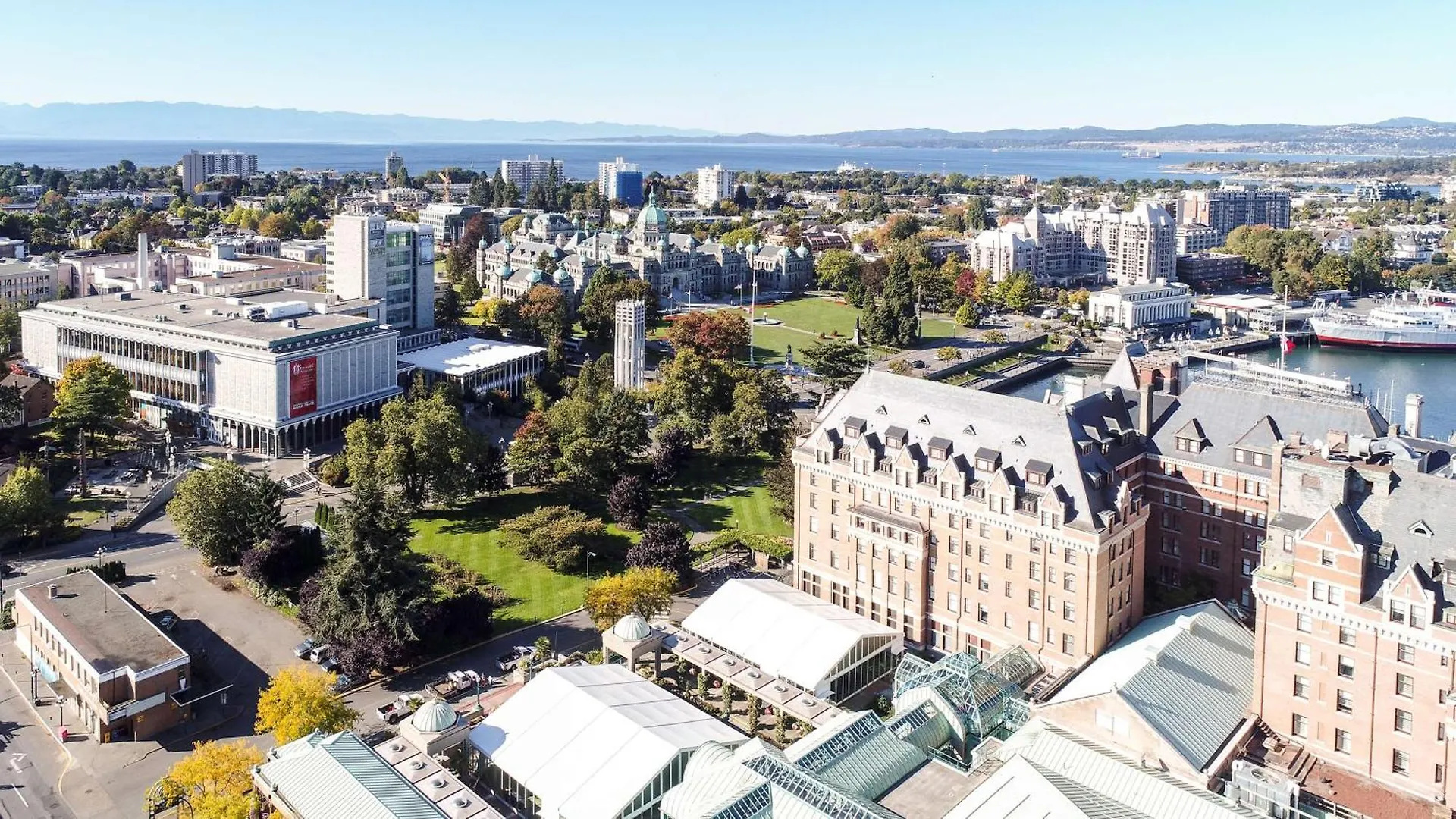 Doubletree By Hilton Hotel & Suites Victoria Canada
